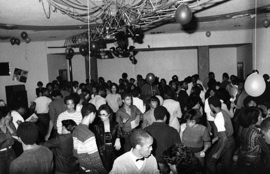 La Nascita della Musica Techno: Da Detroit a Berlino, un Movimento Globale